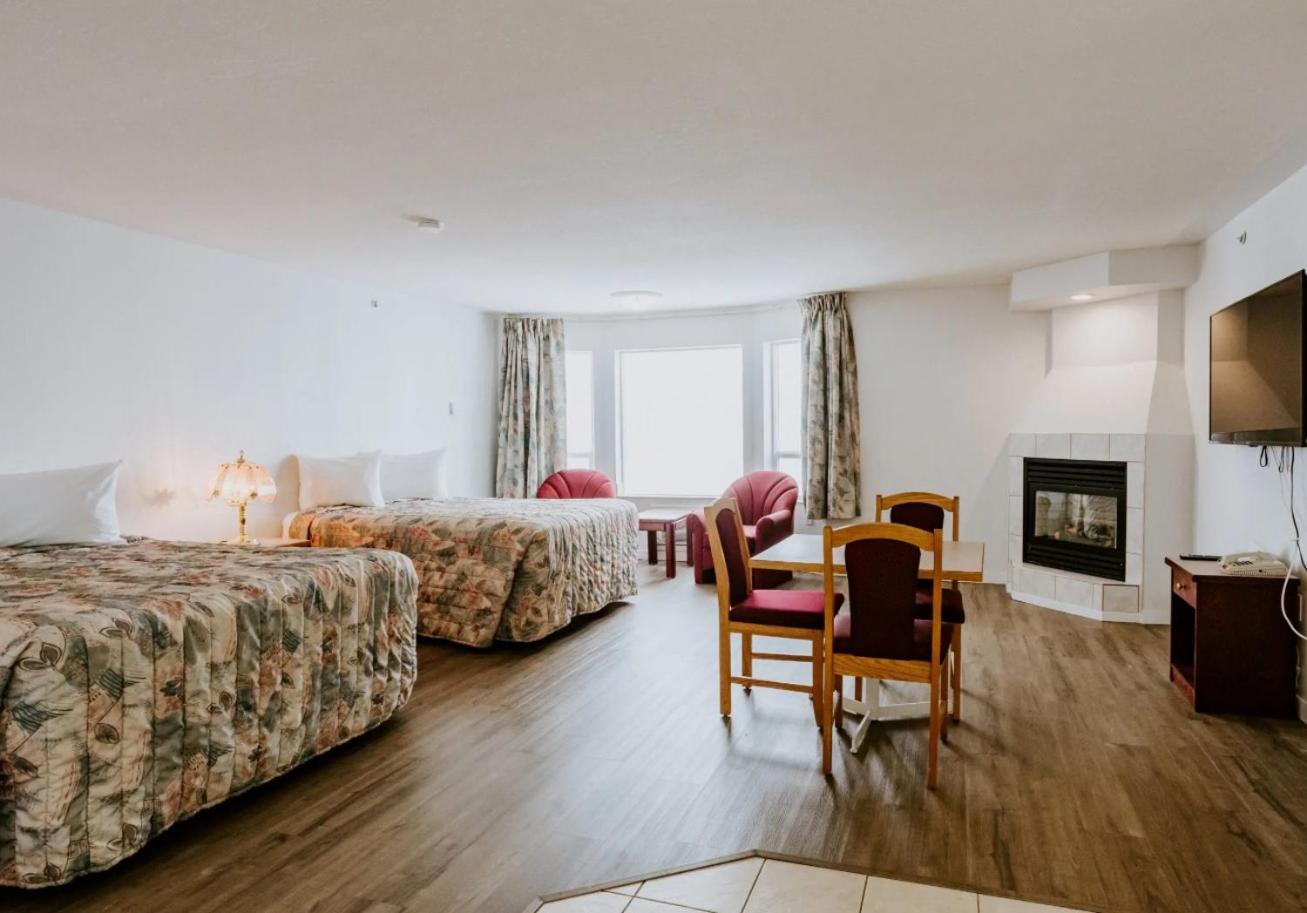 Western Budget Plus Mosaic Suites Penhold Dış mekan fotoğraf
